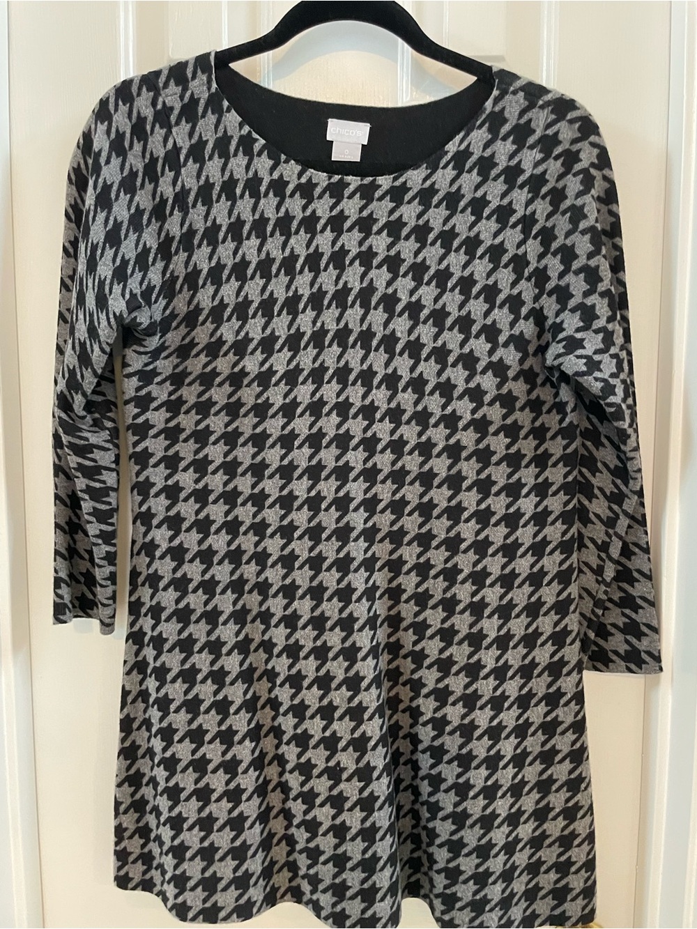 Chico's Black & Gray Houndstooth Knit Tunic
